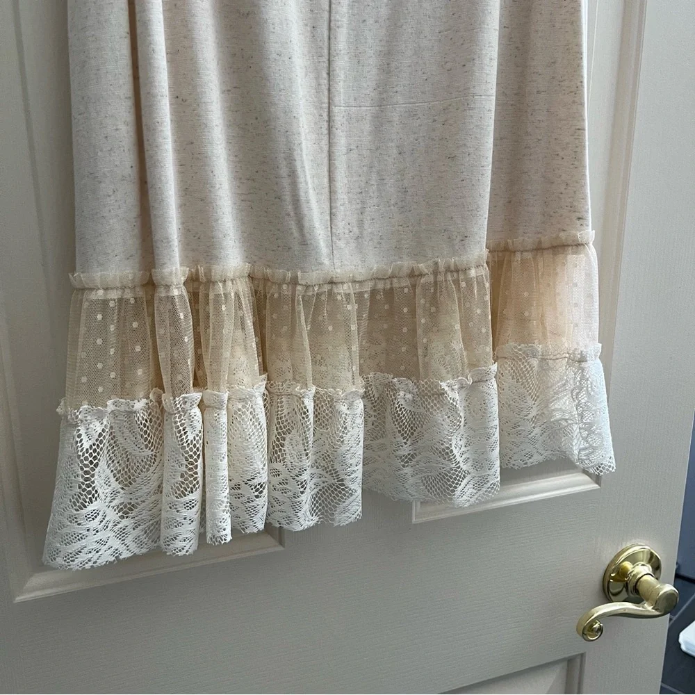 Boutique Easel Tank Dress Lace Bottom Trim - Picture 4 of 5